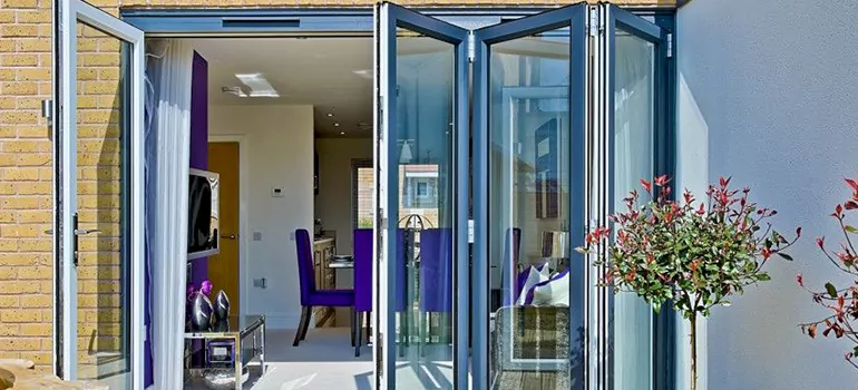 Commercial Door Glass Repair in West Lealman, FL